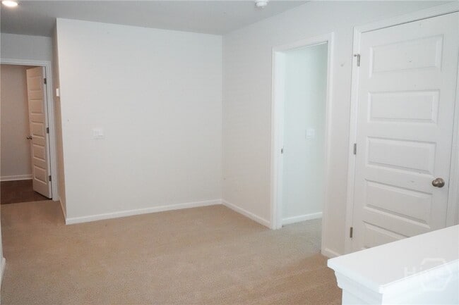 Building Photo - 500 Coconut Dr