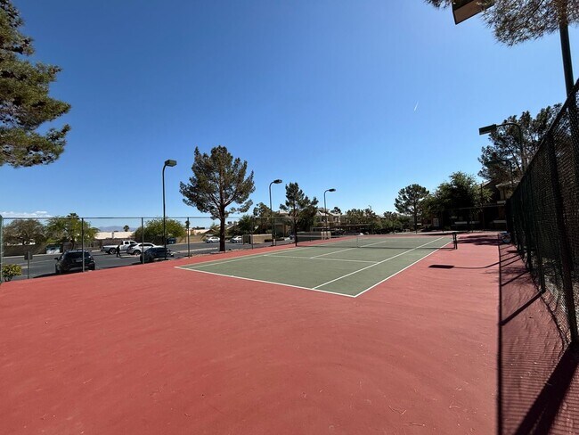 Building Photo - Darling Southwest one bedroom condo locate...