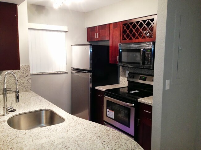 Building Photo - 2850 N Oakland Forest Dr