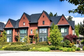Building Photo - Rare Townhome 2 bed 2 bath in Heart of Bellevue Downtown