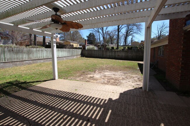 Building Photo - Coming Soon! 3/2/2 in Tyler!