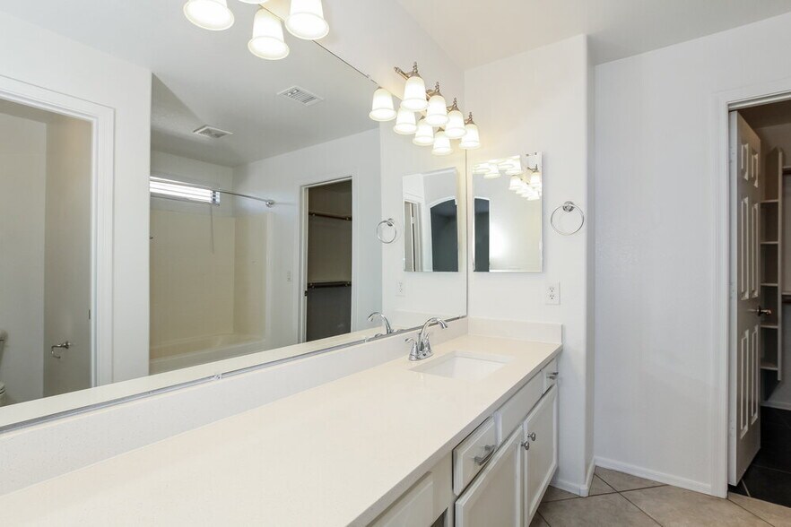 Building Photo - 9561 N 85th Dr