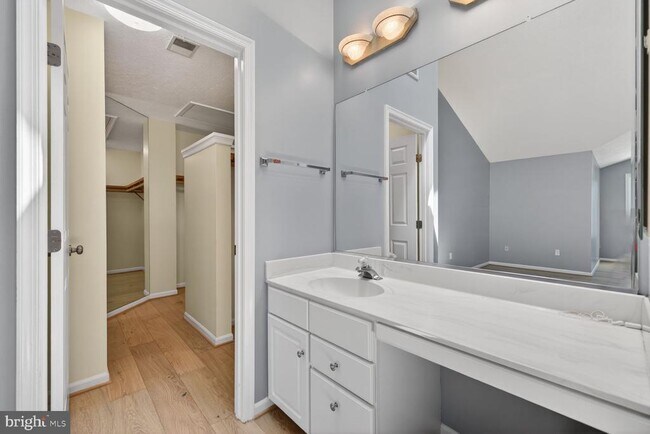 Building Photo - 12320 Pissaro Dr