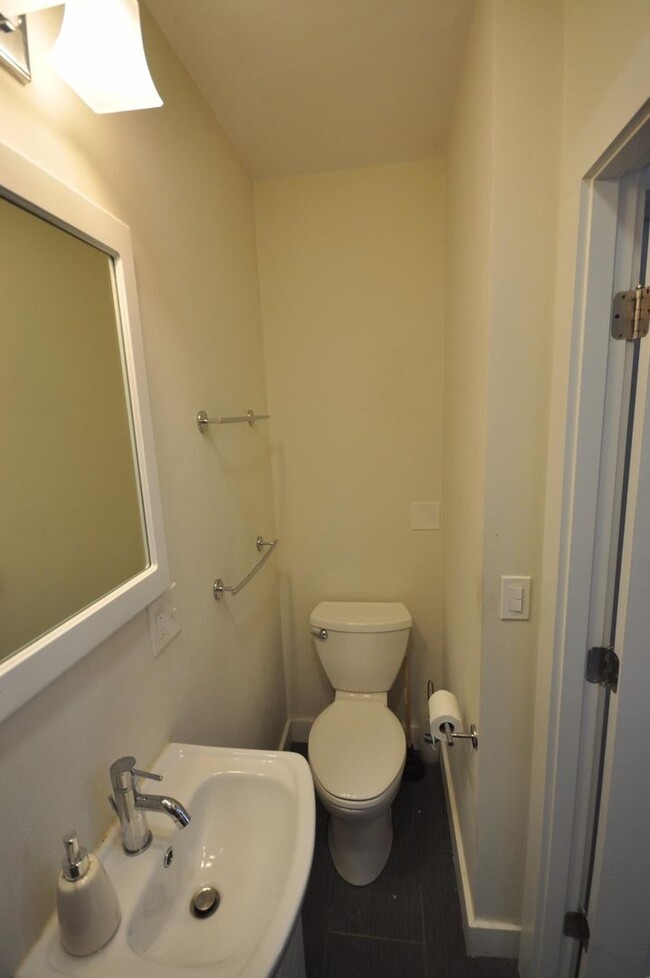 Building Photo - South End Area of Boston, In-Unit Washer a...