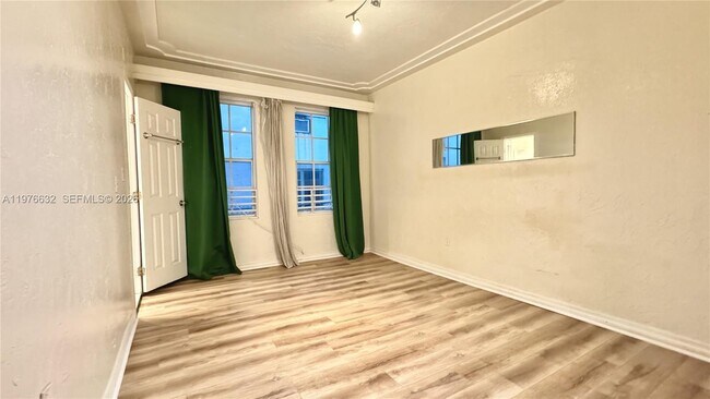 Building Photo - 1335 Pennsylvania Ave