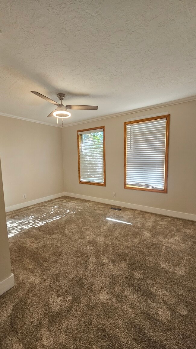 Building Photo - 10176 S 360 E