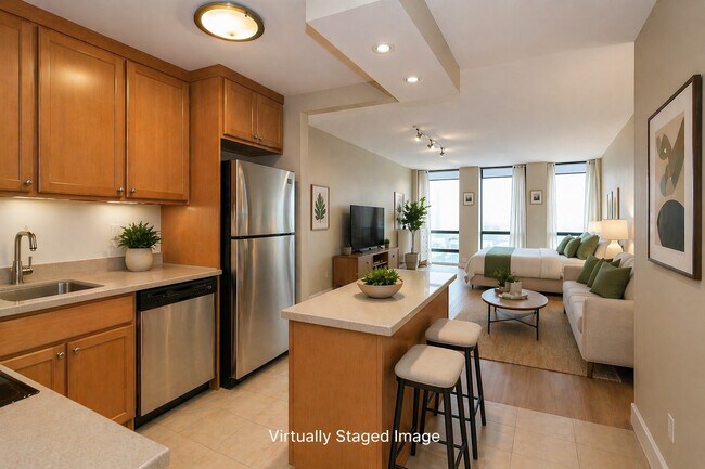 Building Photo - 1660 N La Salle Dr