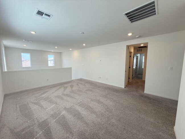 Building Photo - Spacious Southwest Las Vegas Gem | 5 Beds, Loft & 3,000+ Sq Ft Living