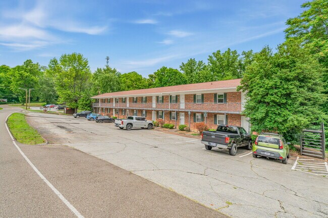Building Photo - 482 E Red Bud Rd