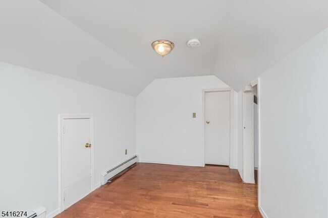 Building Photo - 57 Clinton Pl