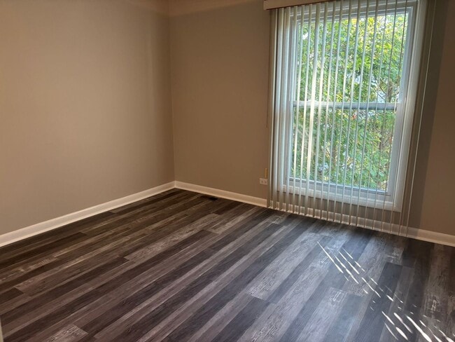 Building Photo - 625 Pheasant Ln