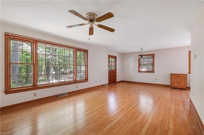 Building Photo - 7466 Corr St