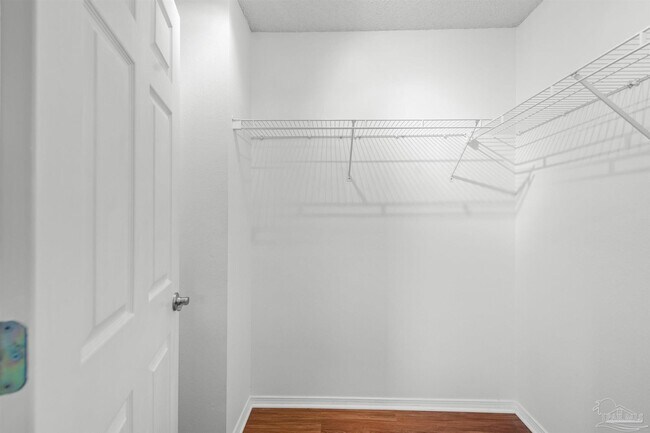 Building Photo - 383 Mirabelle Dr