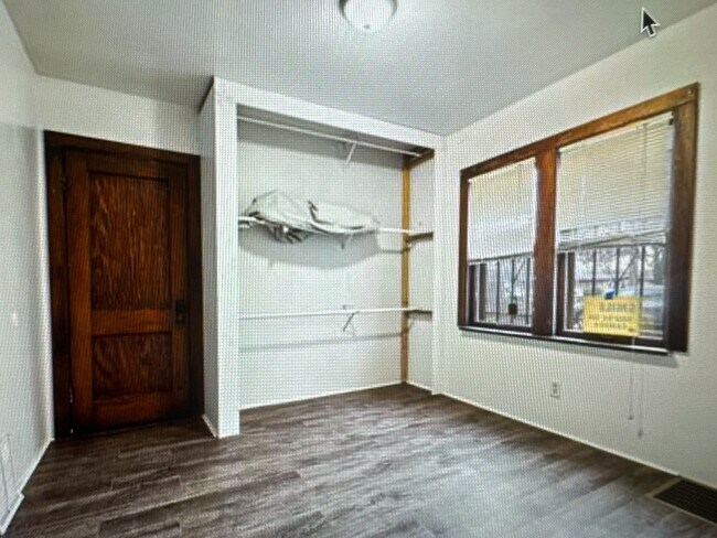 Building Photo - 314 N Longwood St