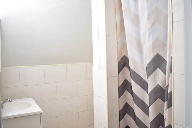 Building Photo - 103 Bethpage Rd