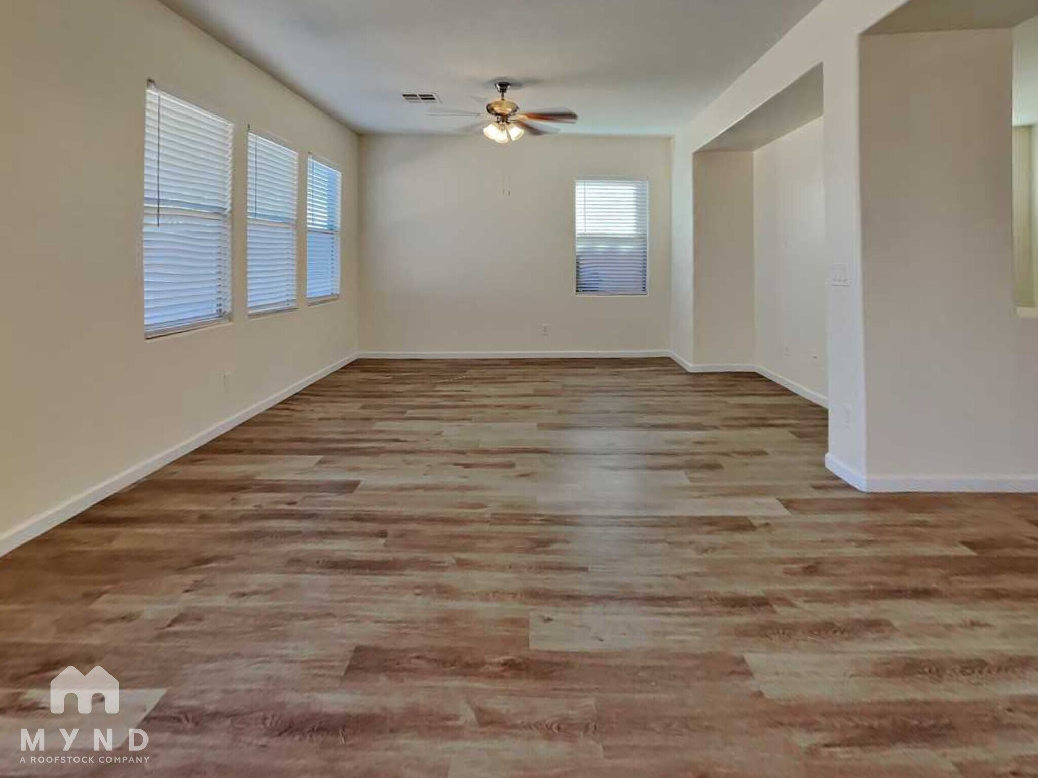 Building Photo - 1635 S Starling Dr