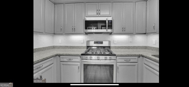 Building Photo - 346 Carpenter Dr NE