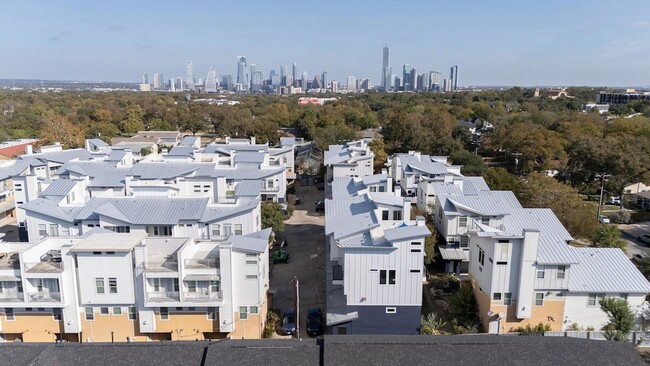 Building Photo - 2606 Wilson St