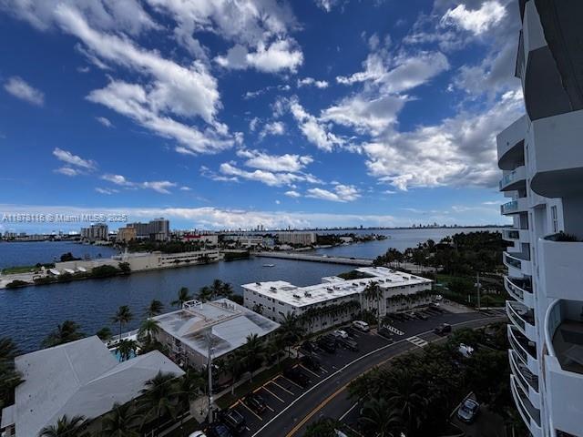 Building Photo - 7910 Harbor Island Dr