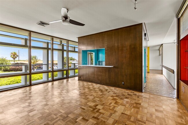 Building Photo - 1310 Harbor View Dr