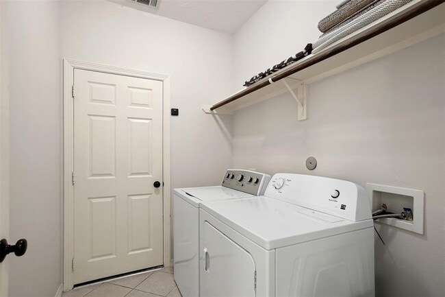 Building Photo - 2898 Torano Cir