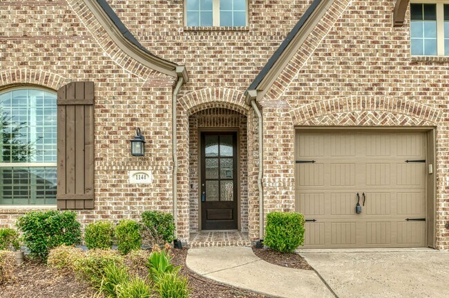 Building Photo - Spectacular and spacious home in Parkside!!