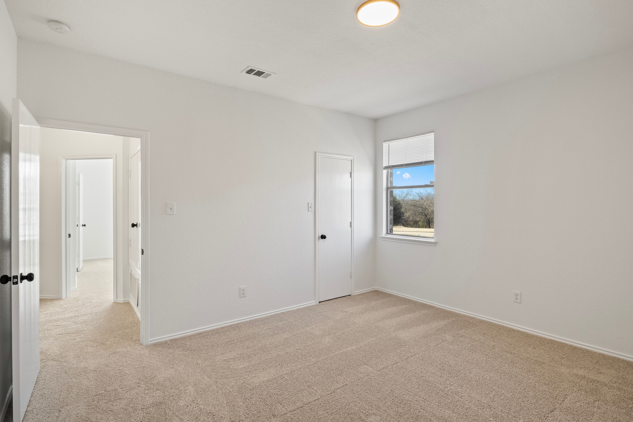 Building Photo - 1111 Devonshire Dr
