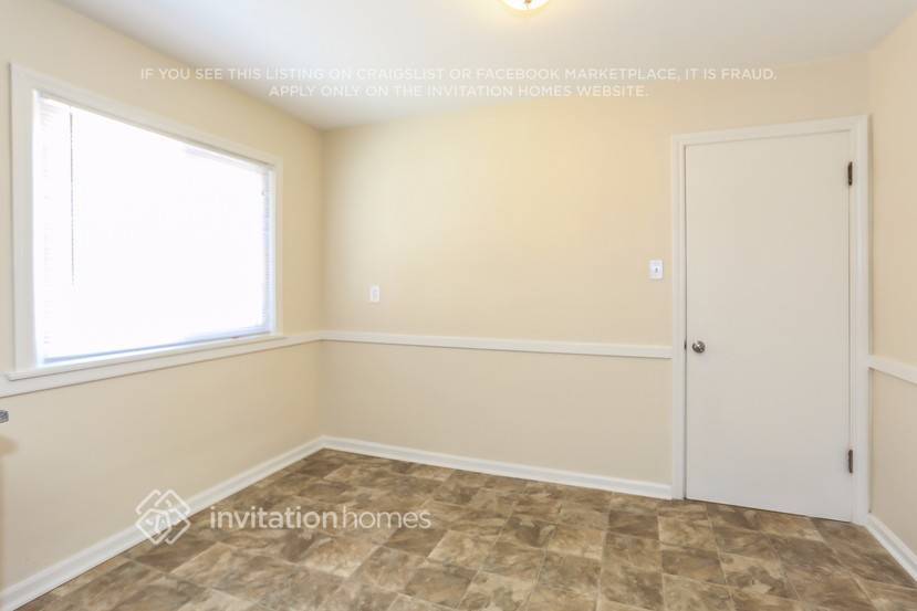 Building Photo - 9024 S Albany Ave