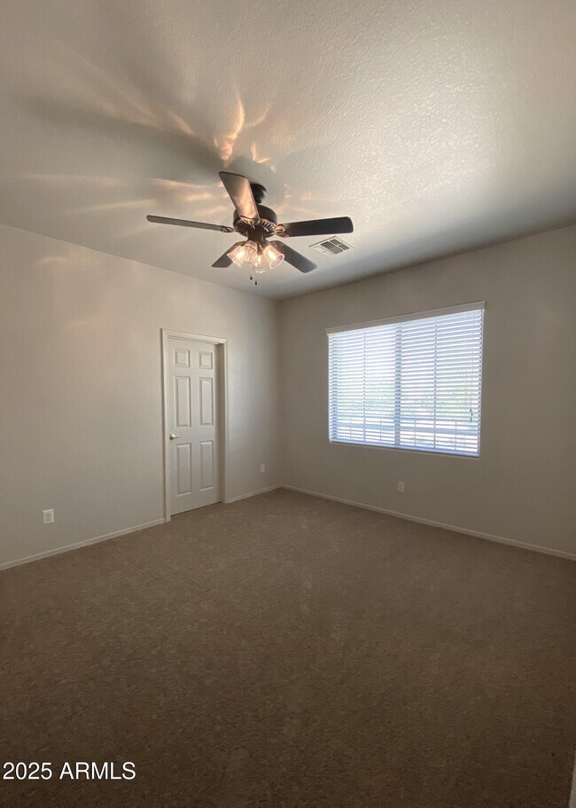 Building Photo - 8837 W Glenn Dr