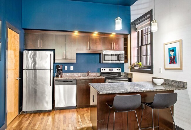 Building Photo - 206 N 1st St