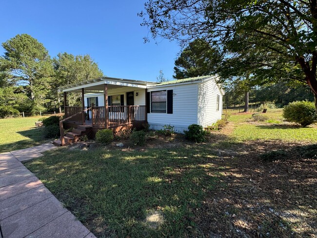 Primary Photo - Cozy 3/2 Mobile Home in the Silver Creek A...