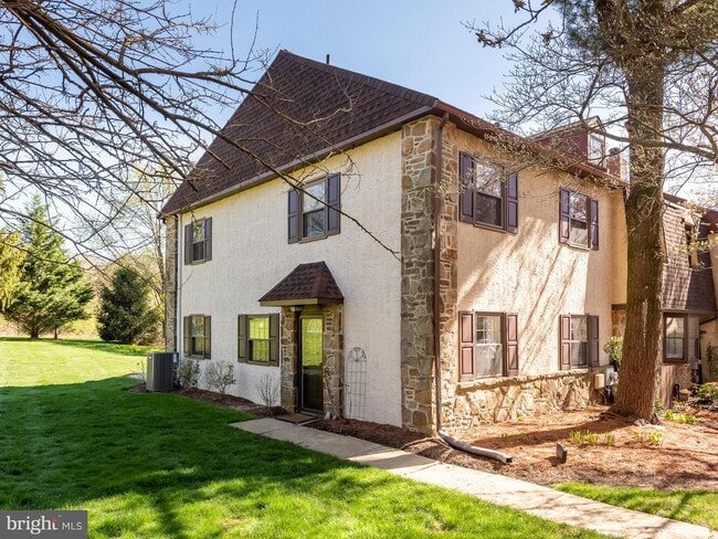 Building Photo - 151 Weedon Ct