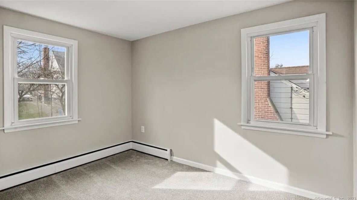 Building Photo - 28 Leuvine St