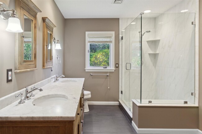 Building Photo - 671 Heritage Hills
