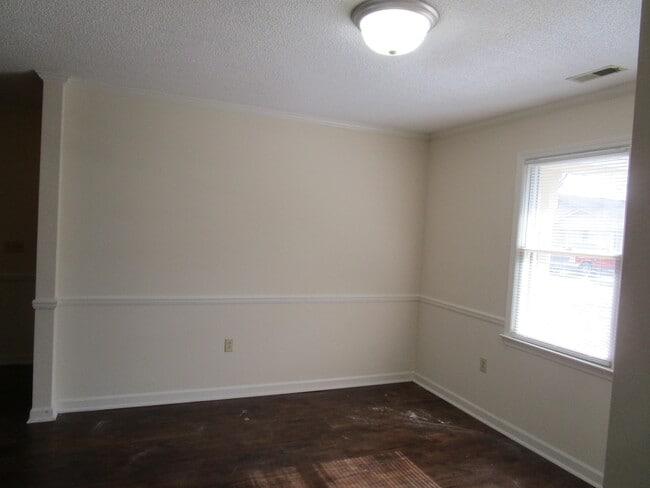 Building Photo - 110 Delorme Ct