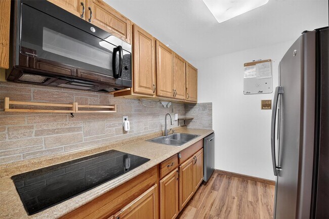 Building Photo - 424 Carpenter Ave