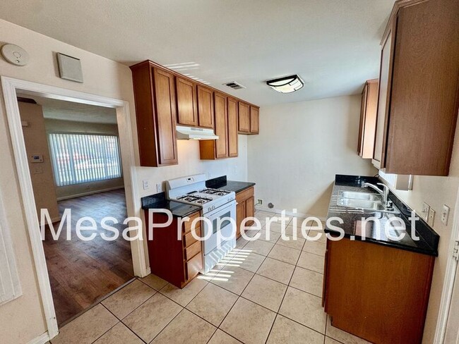 Building Photo - 1519 W Virginia St