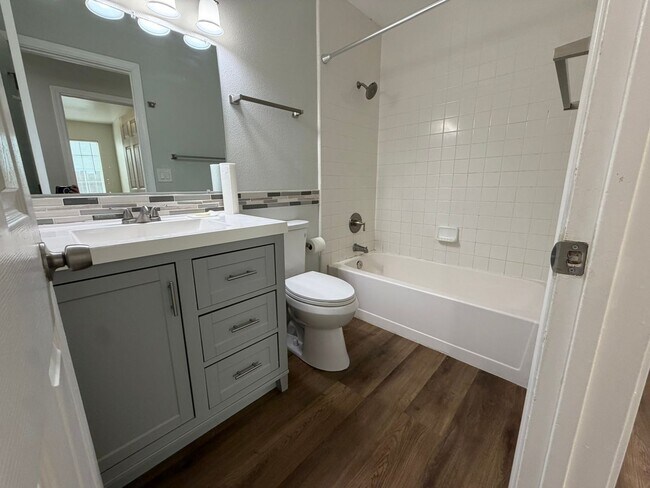 Building Photo - 8267 Moorhaven Way