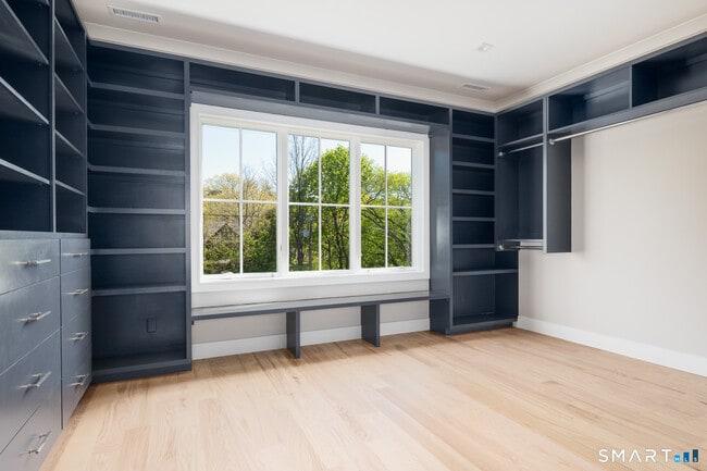 Building Photo - 68 Dearfield Dr