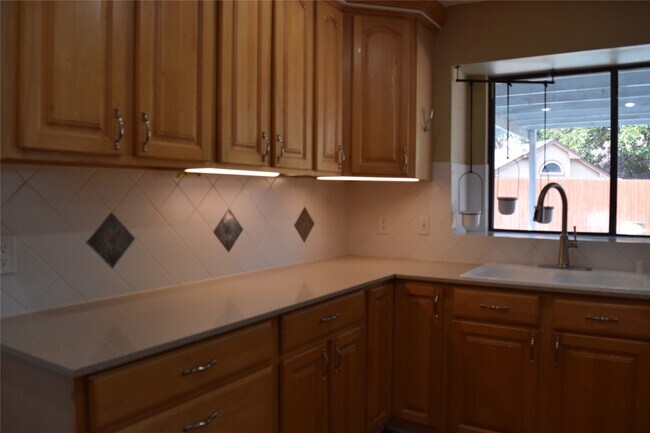 Building Photo - 3310 Little Farms Ct