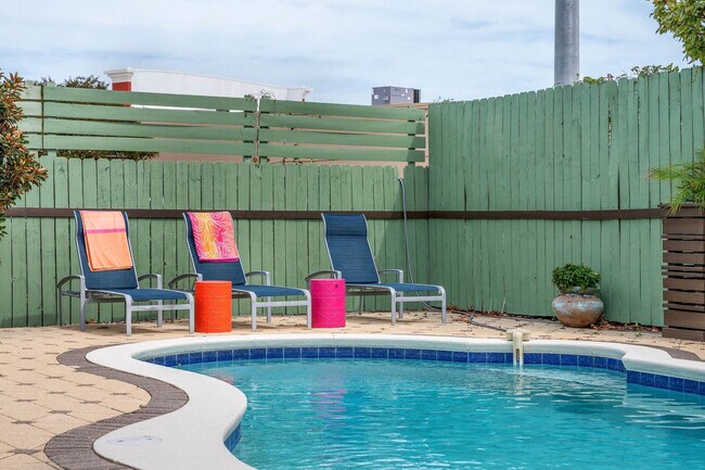 Building Photo - 4431 Luke Ave