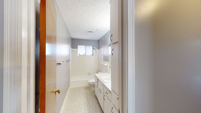 Building Photo - Roomy 3/2, quiet neighborhood/Lawncare inc...