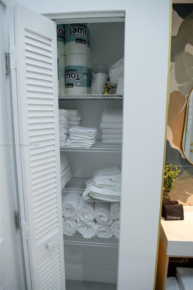 Building Photo - 1010 Joyce Ct