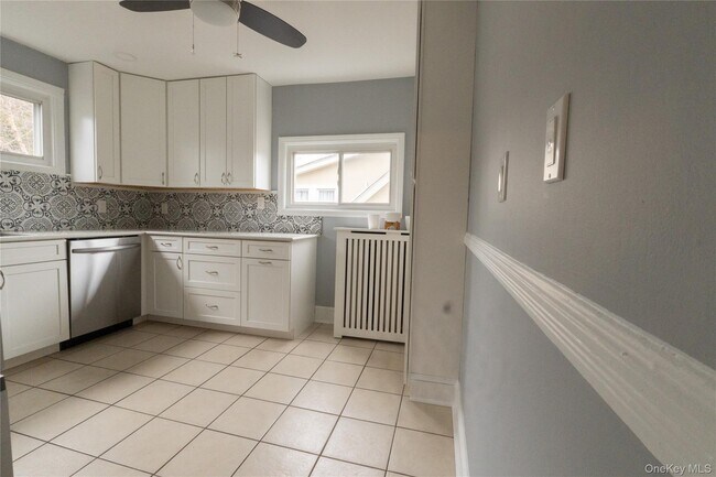 Building Photo - 218 N Midland Ave