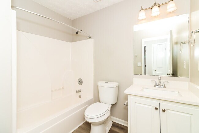 Building Photo - 75 Shadowbrooke Cir SW