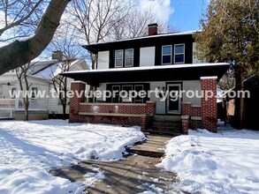 Building Photo - 3BR Beauty with Hardwood Floors + Remodeled Kitchen + Fenced Yard!