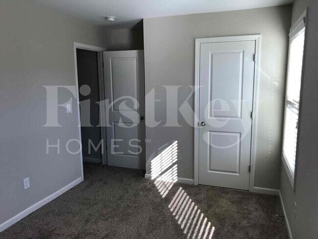 Building Photo - 3861 Cameron Trail SE