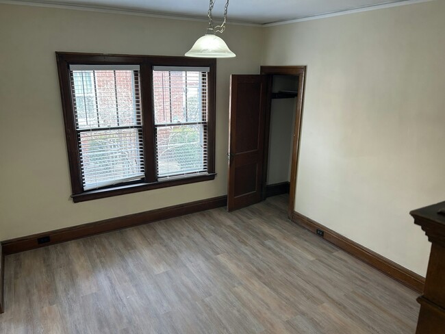 Building Photo - 95 Ahrens St