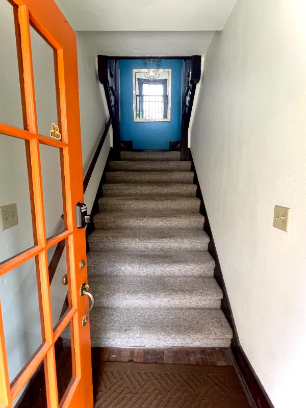 Building Photo - 712 6th Ave N