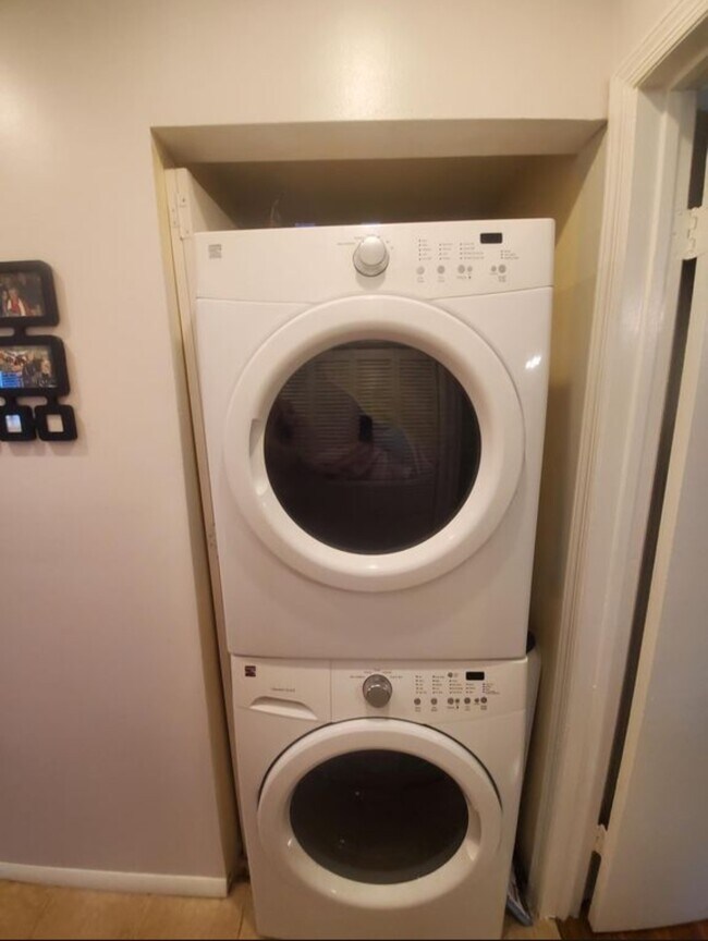 Building Photo - 452 Tournament Dr